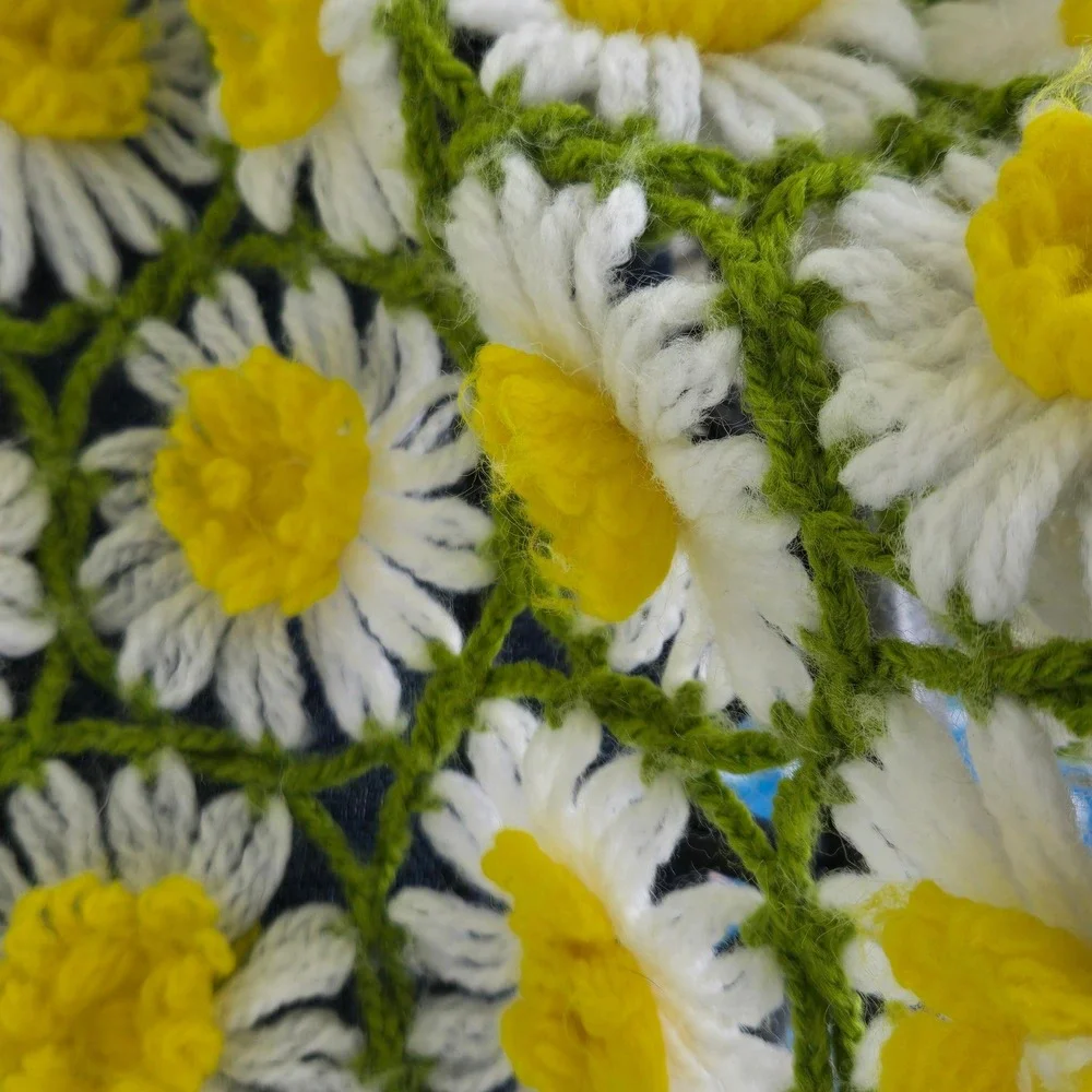 Vintage Crochet Daisy Afghan Blanket 3D Flower Granny Square 76x45 Cottagecore