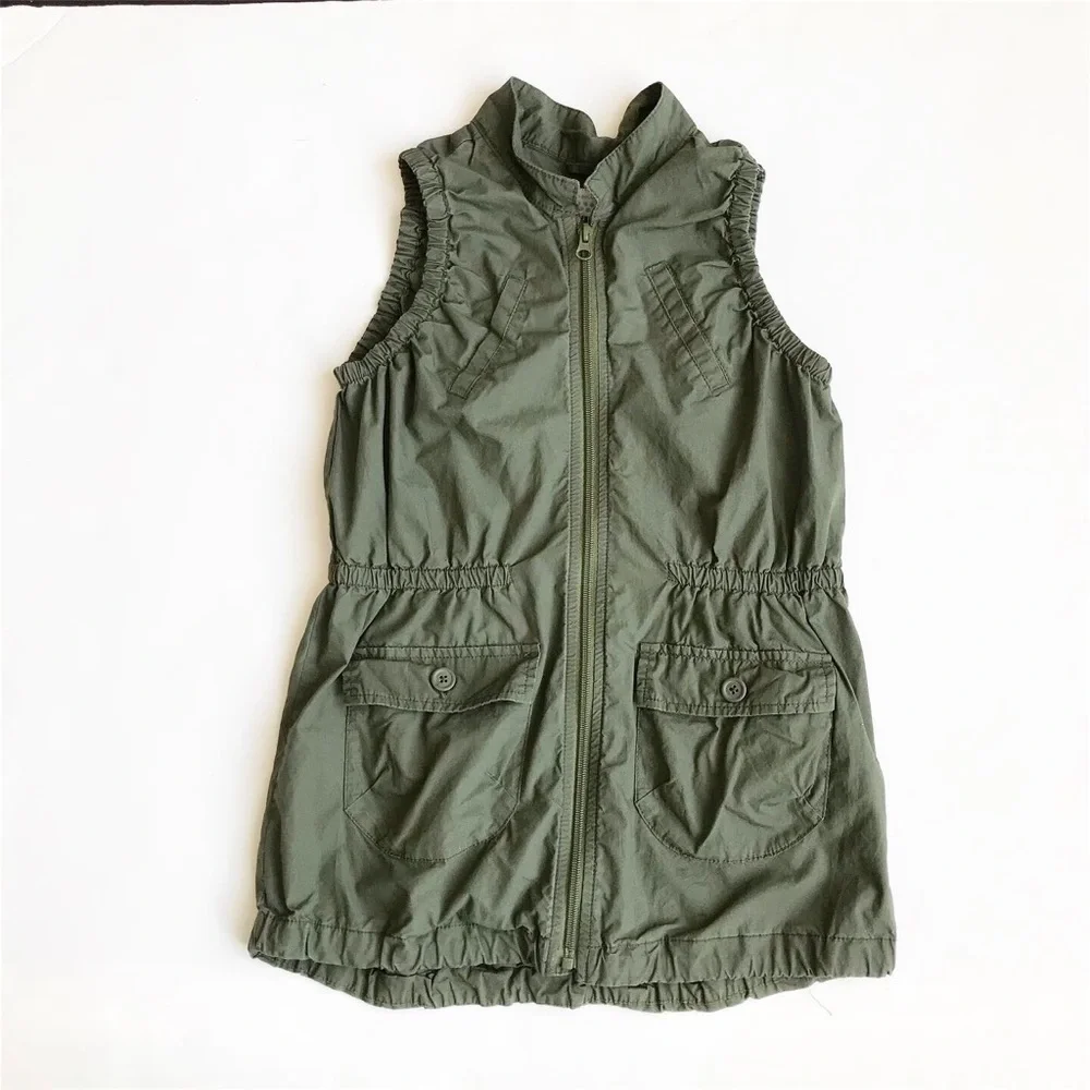 Old Navy olive cargo vest  EUC  LG(10-12Y)