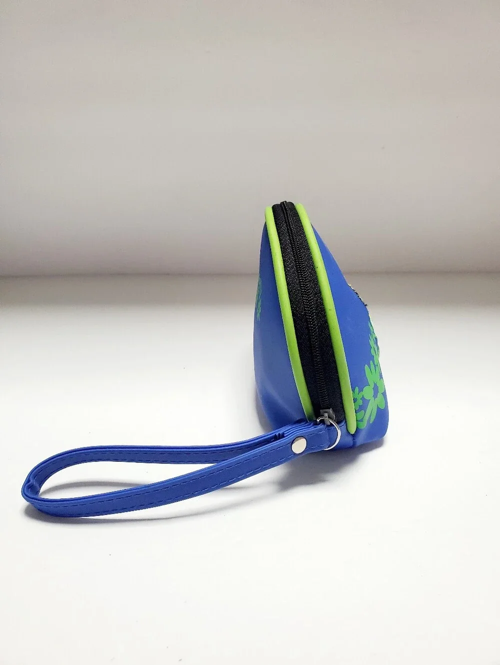 Vintage Cosmetic Bag Y2K Embroidered Tweety Bird Looney Tunes Blue Green Daisy