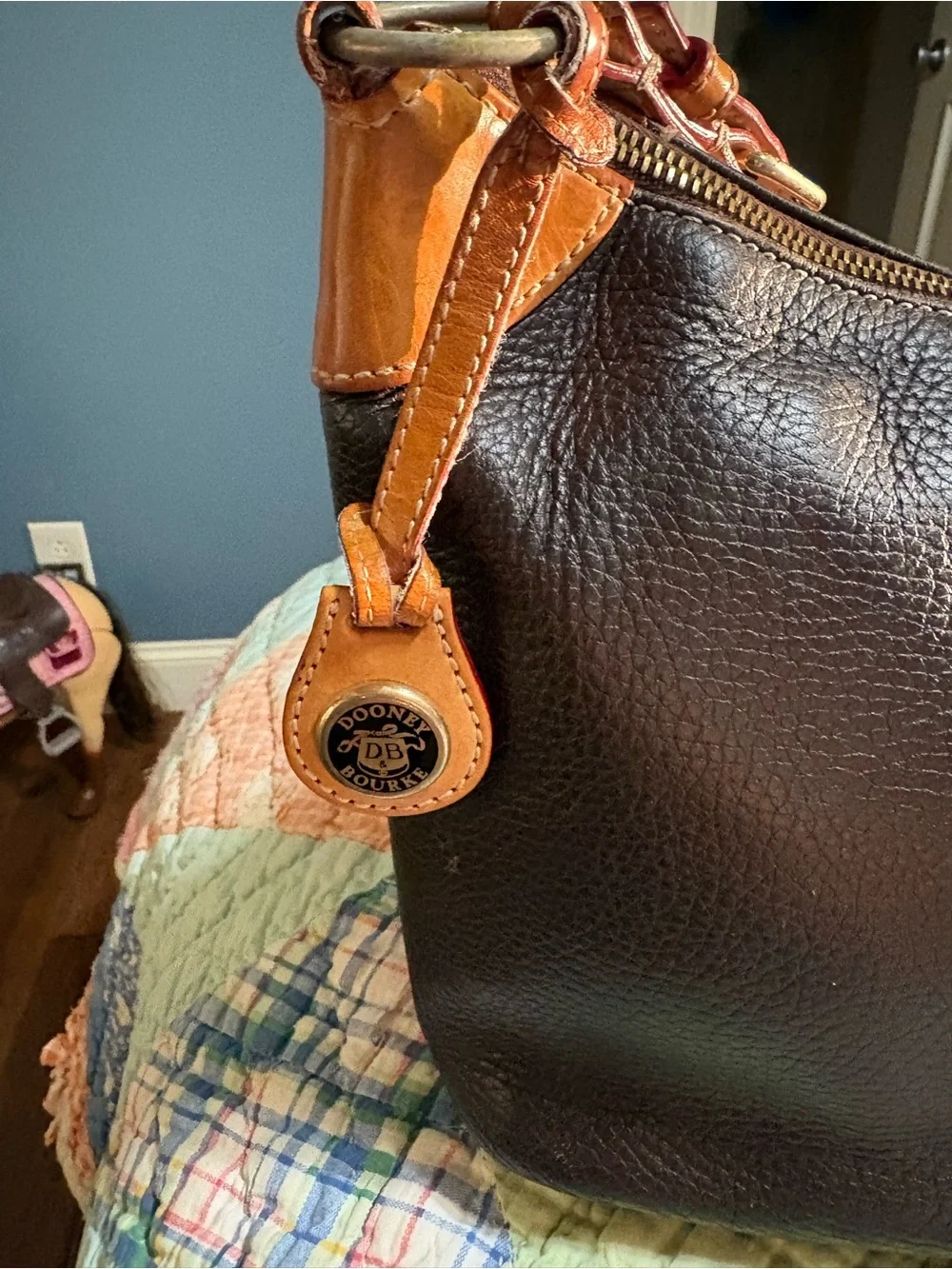 Dooney & Bourke compact dooney