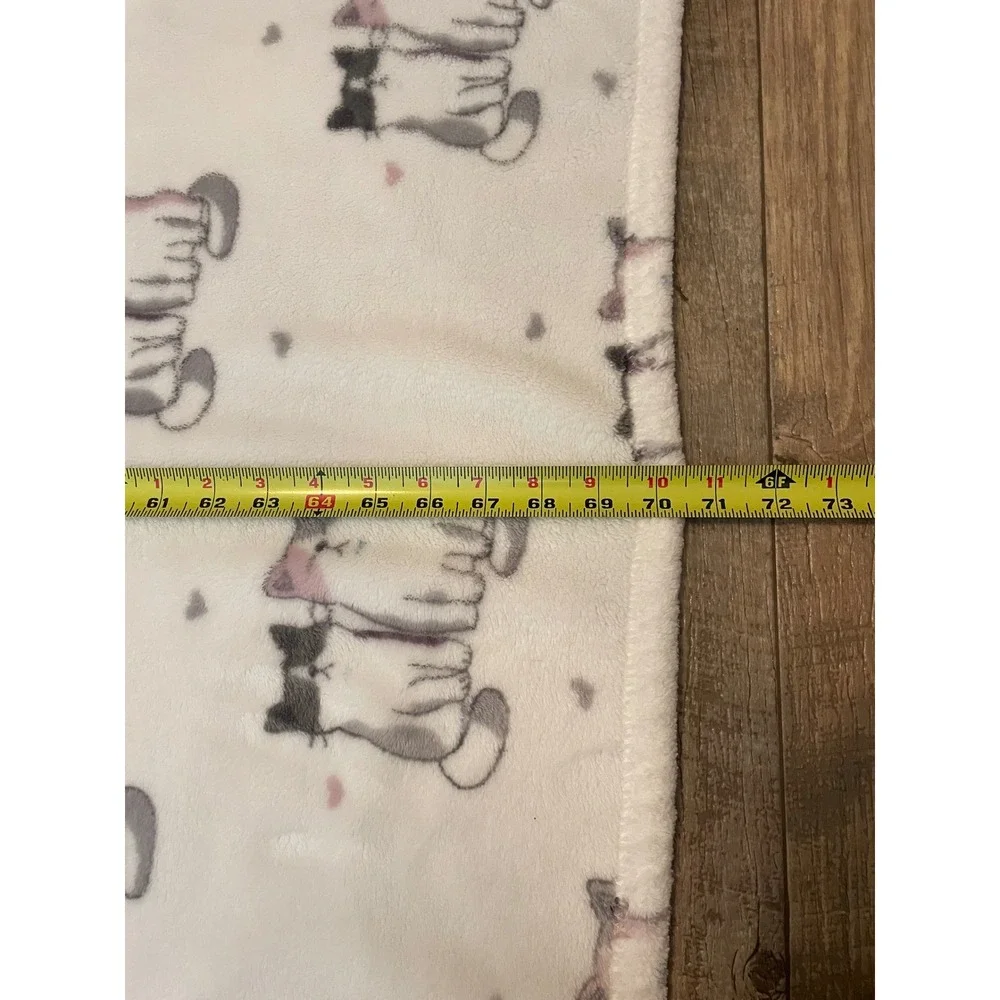 White Cat Heart Pattern Fleece Throw Blanket Grey‎ Pink Feline Decor 48x70