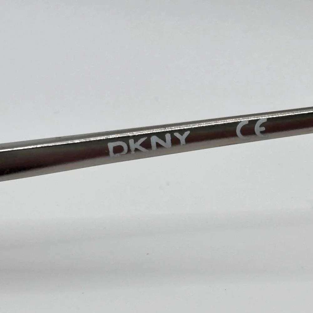 Dkny 90s chic keywords