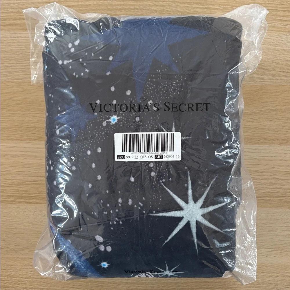 Victoria's Secret Plush Fleece Blanket