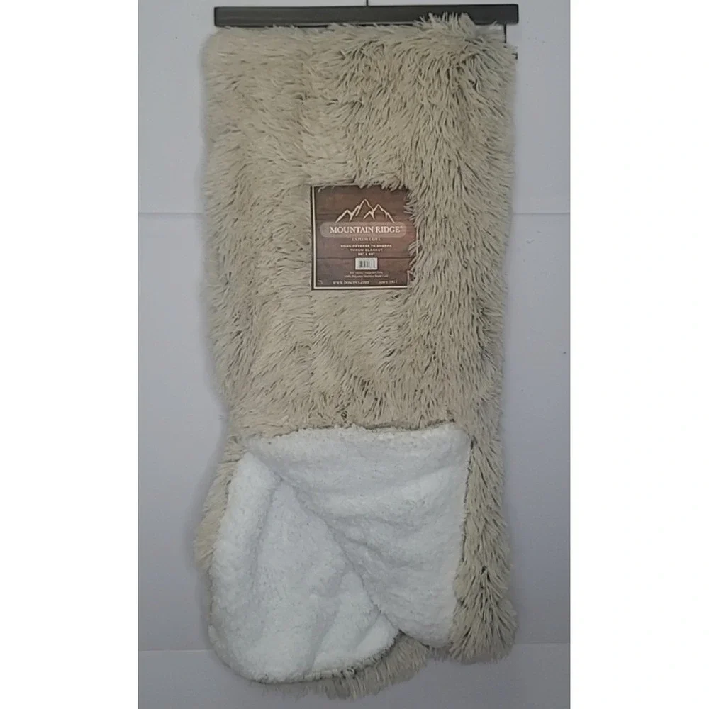 Mountain Ridge‎ Throw Blanket 50x60 Cream Shag Reverse to Sherpa Cozy Cabincore