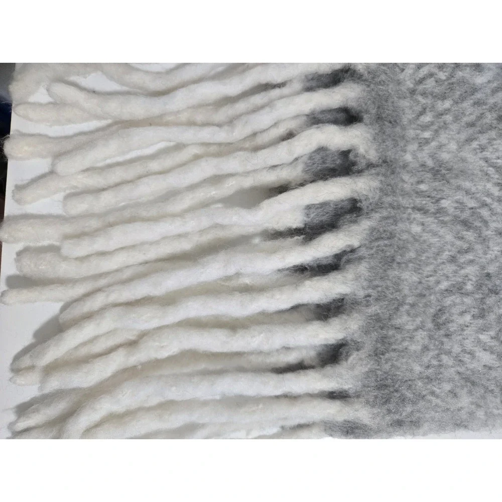 Lassesor gray herringbone