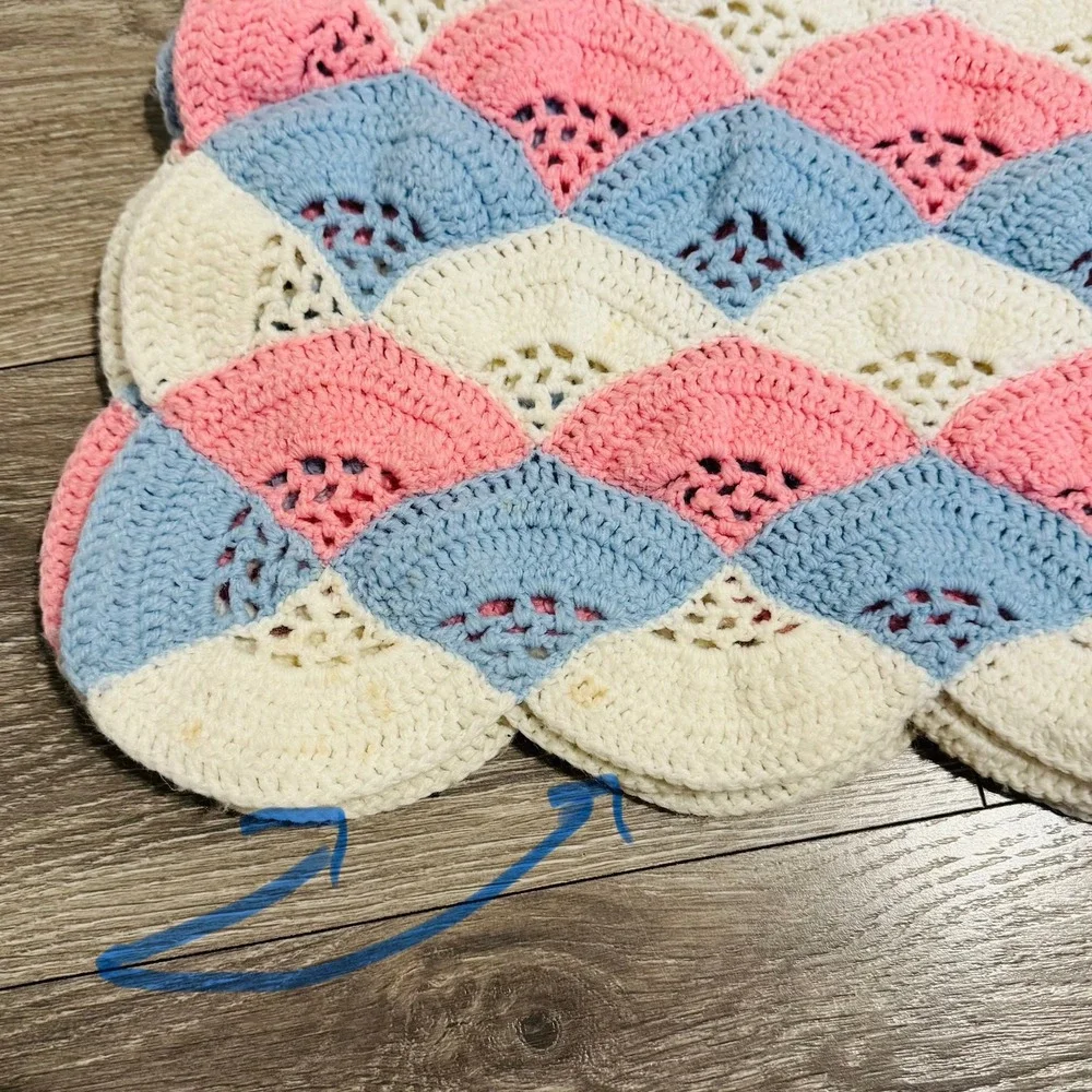 Handmade‎ Crochet Baby Blanket Pink Blue White Shell Stitch Scalloped Edge 28x30