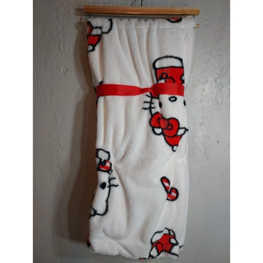 Hello‎ Kitty Faux Rabbit Fur Throw Blanket Christmas Candy Cane White 50x70 NWT