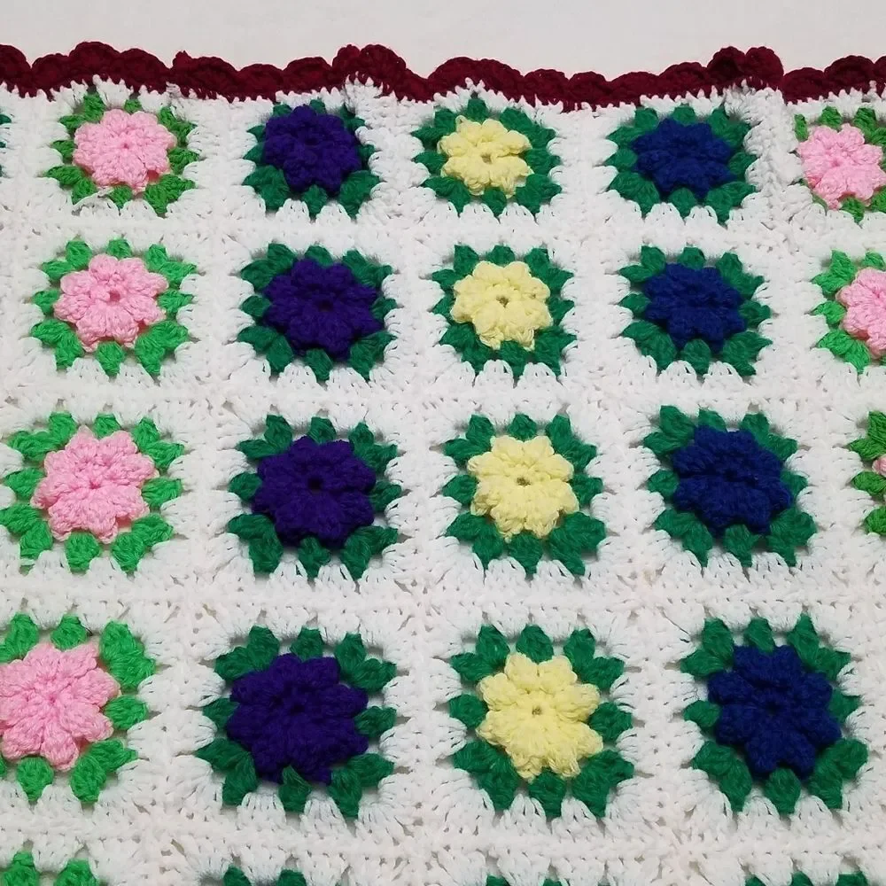 VINTAGE Granny Square Floral Boho Crochet Afghan