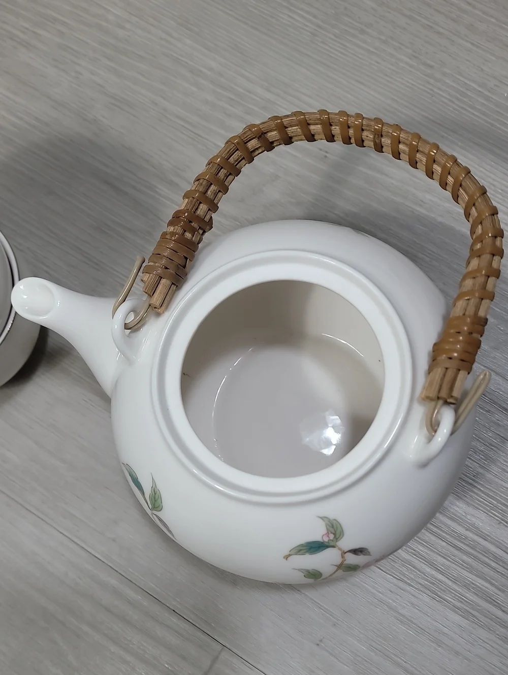 Vintage cozy includes