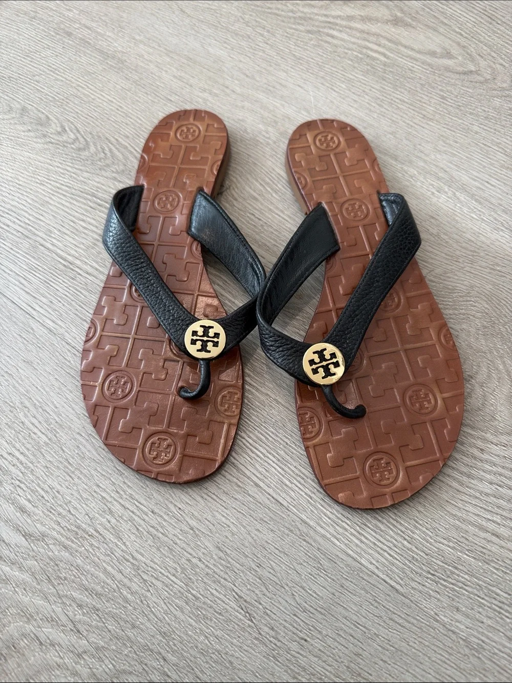 Tory Burch Thora leather thong flip-flop sandals