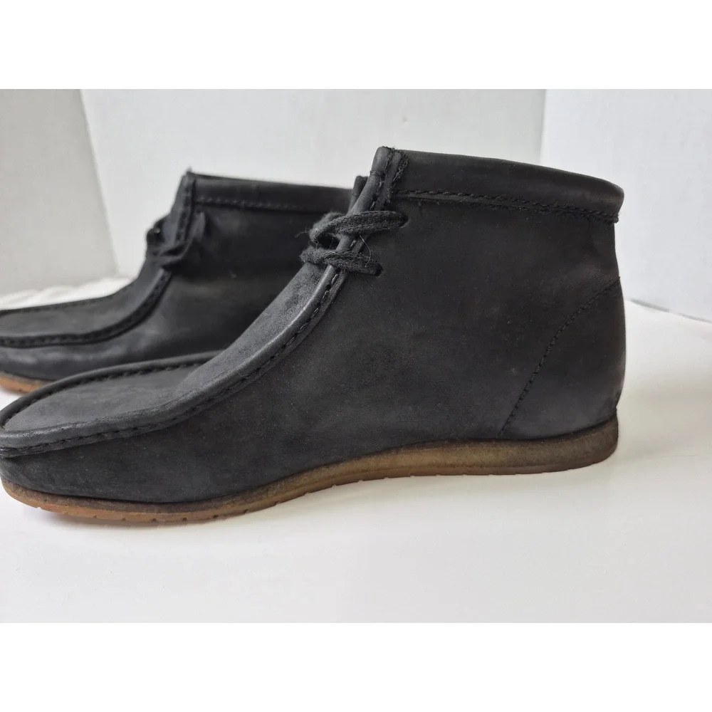 Clarks feel please