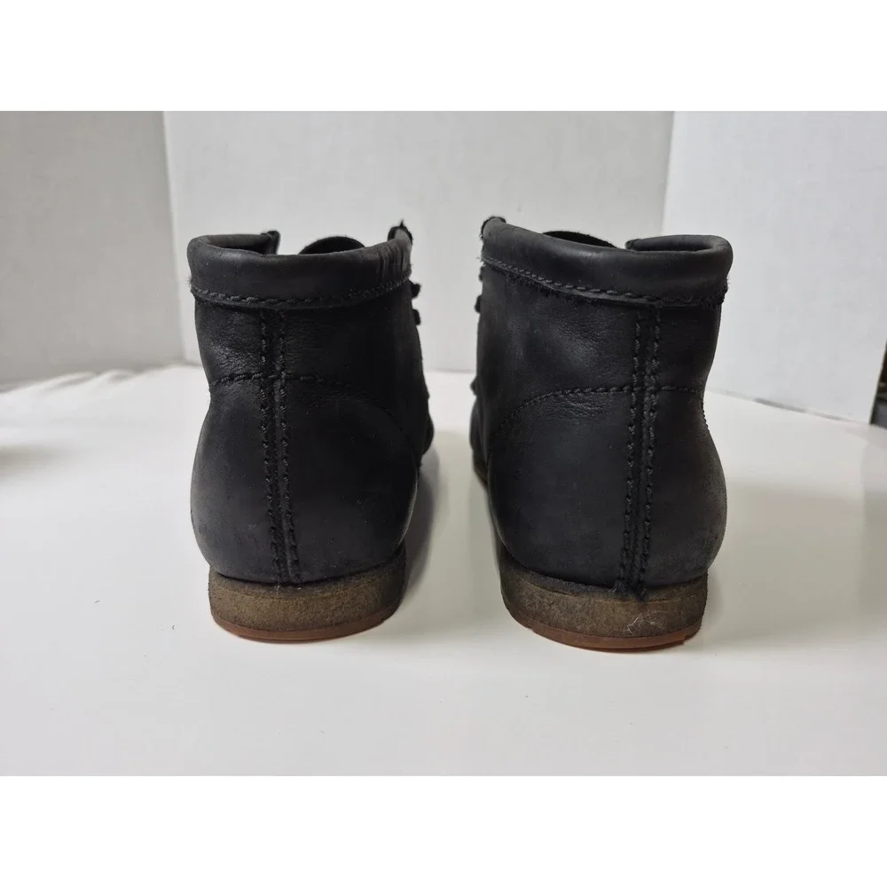 Clarks iconic tonal black