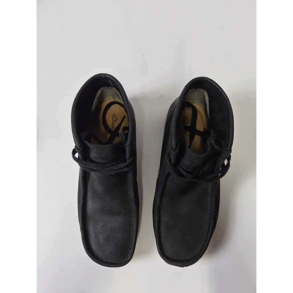 Clarks follow everyday