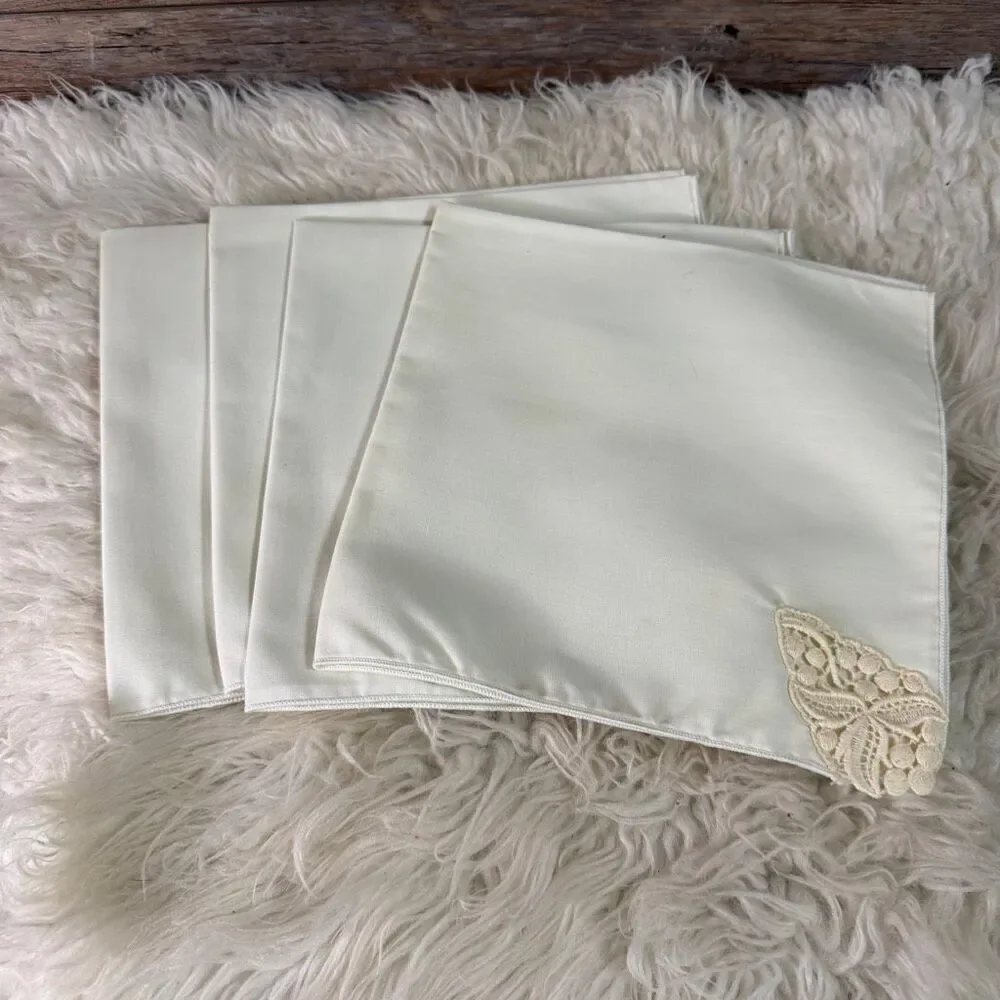 BARDWIL LINENS Vintage Cloth Napkins (7) Permanent Press Lace Details