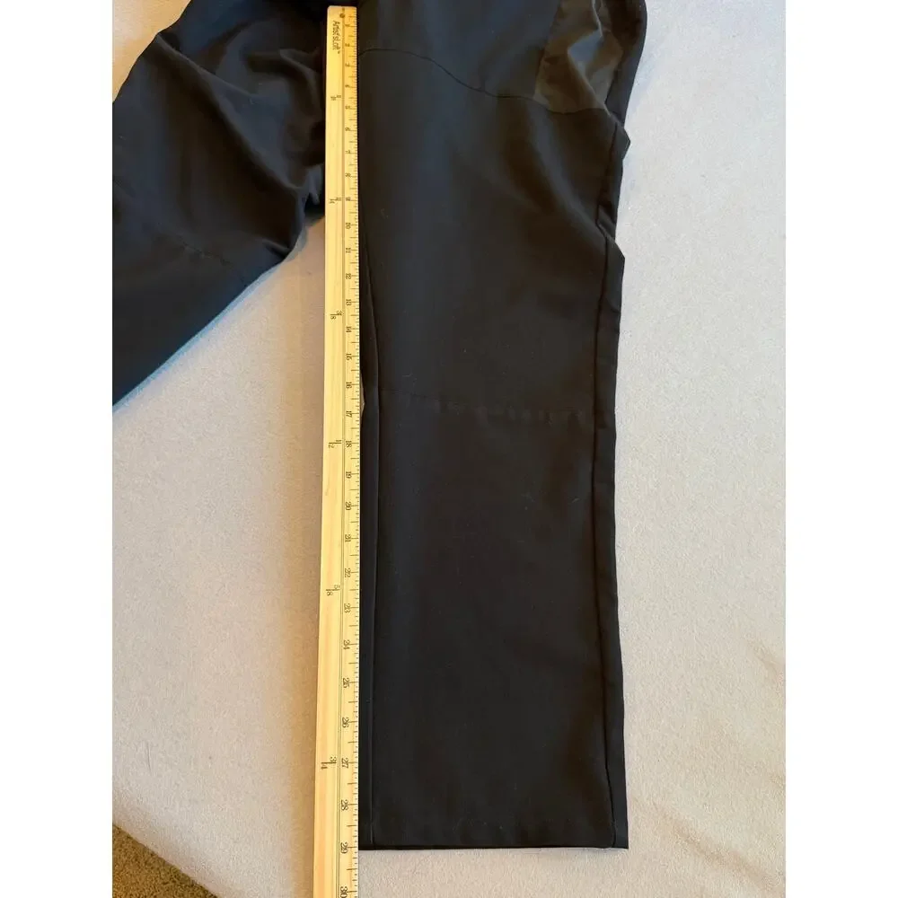 FIGS Technical Collection black scrub pants in size Large.