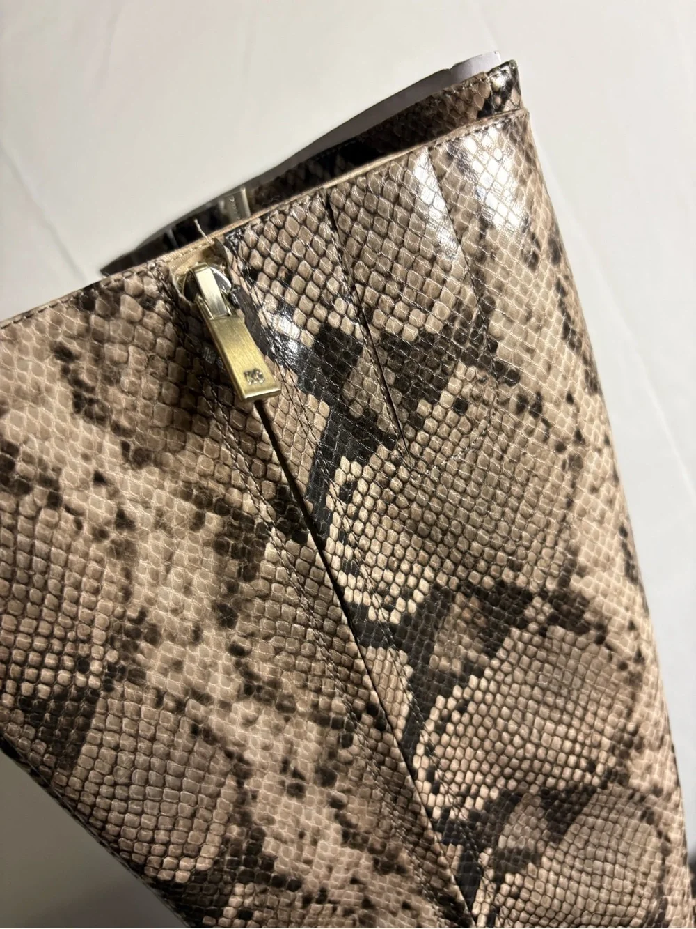 Kenneth Cole kenneth cole