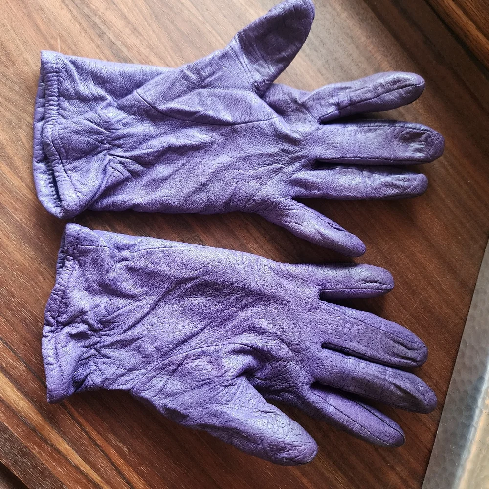 fownes purple gloves broke