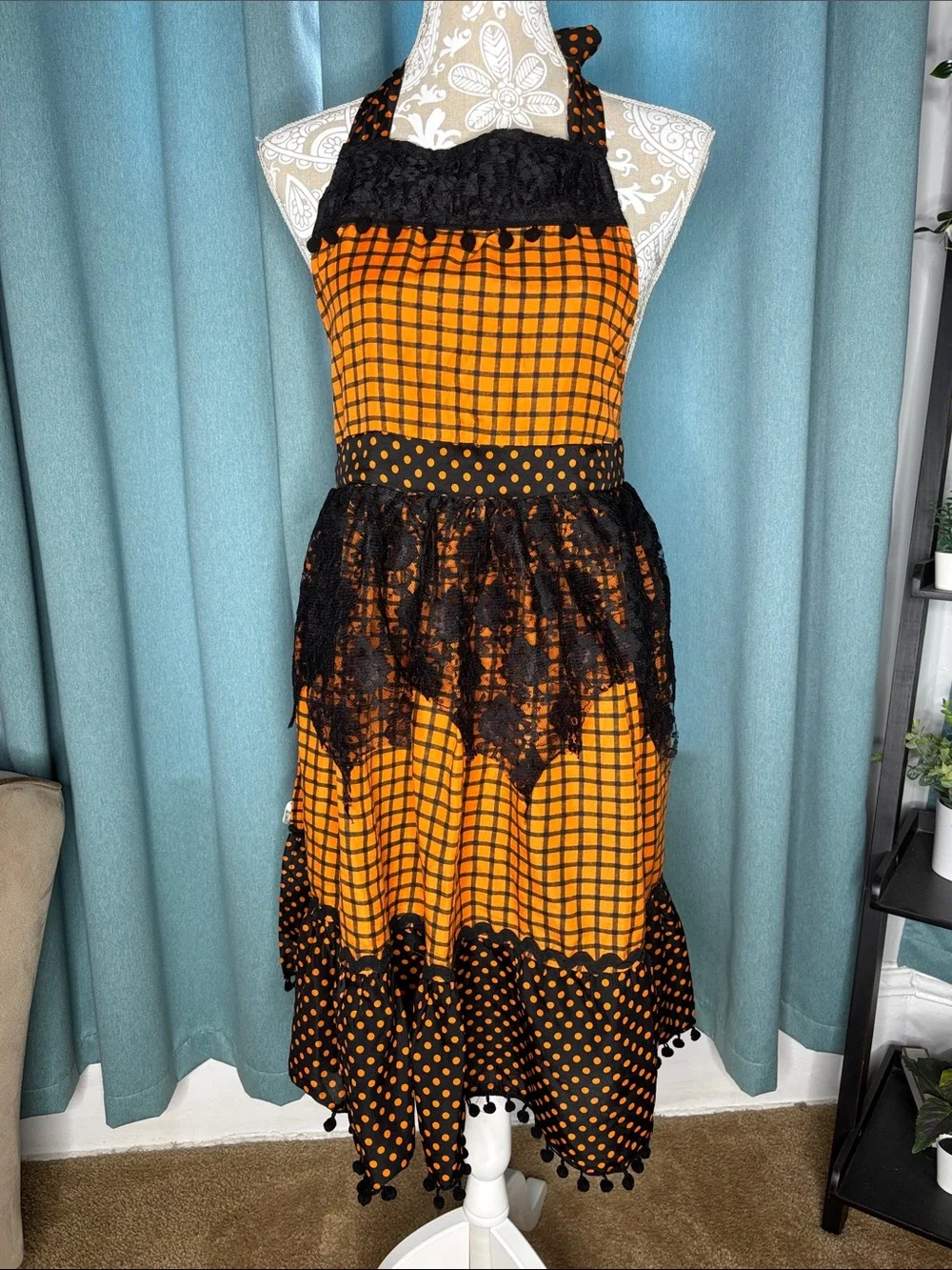 Pier 1 Halloween Apron Orange Black Lace
