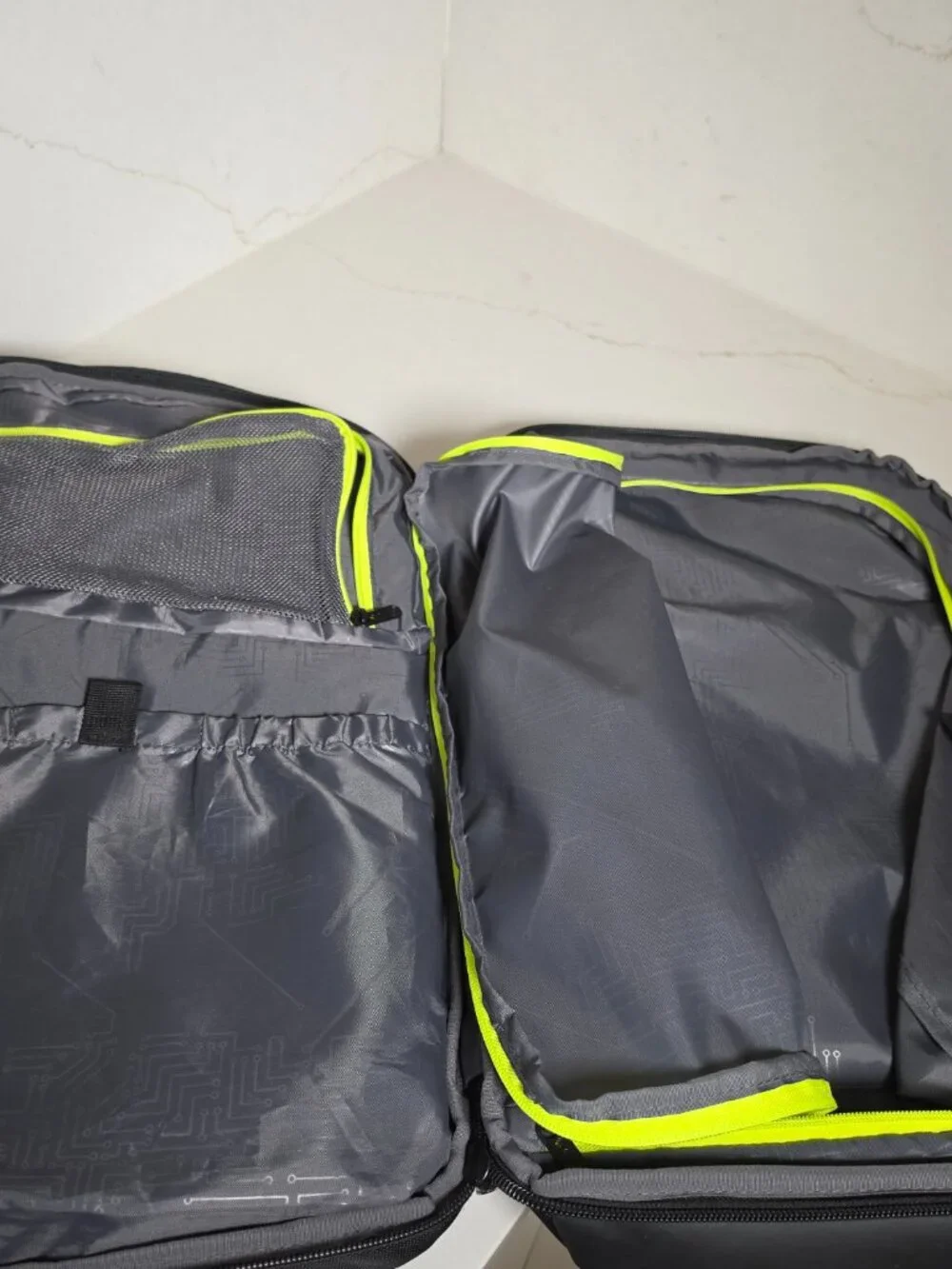 Swissdigital Design Java Travel Backpack Insulated Cooler Pocket Travel / Work