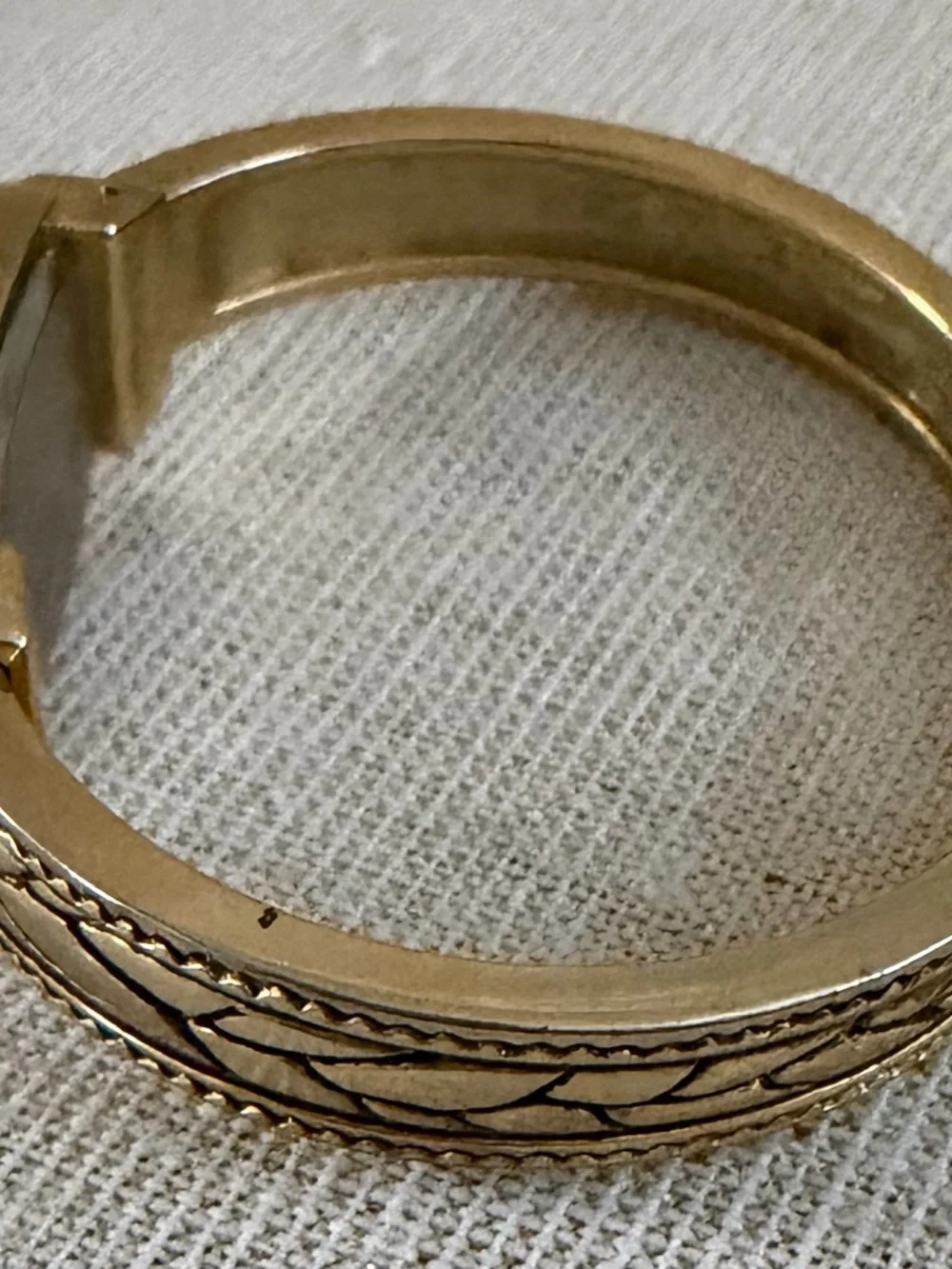 DaVinci gold numerals this