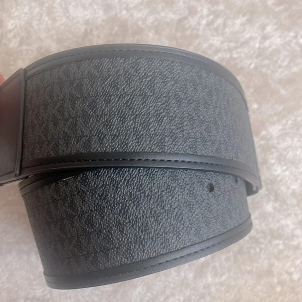 Brand New Michael Kors Wide Strap Black Logo Stretch Belt w/ Gold Tone Buckle