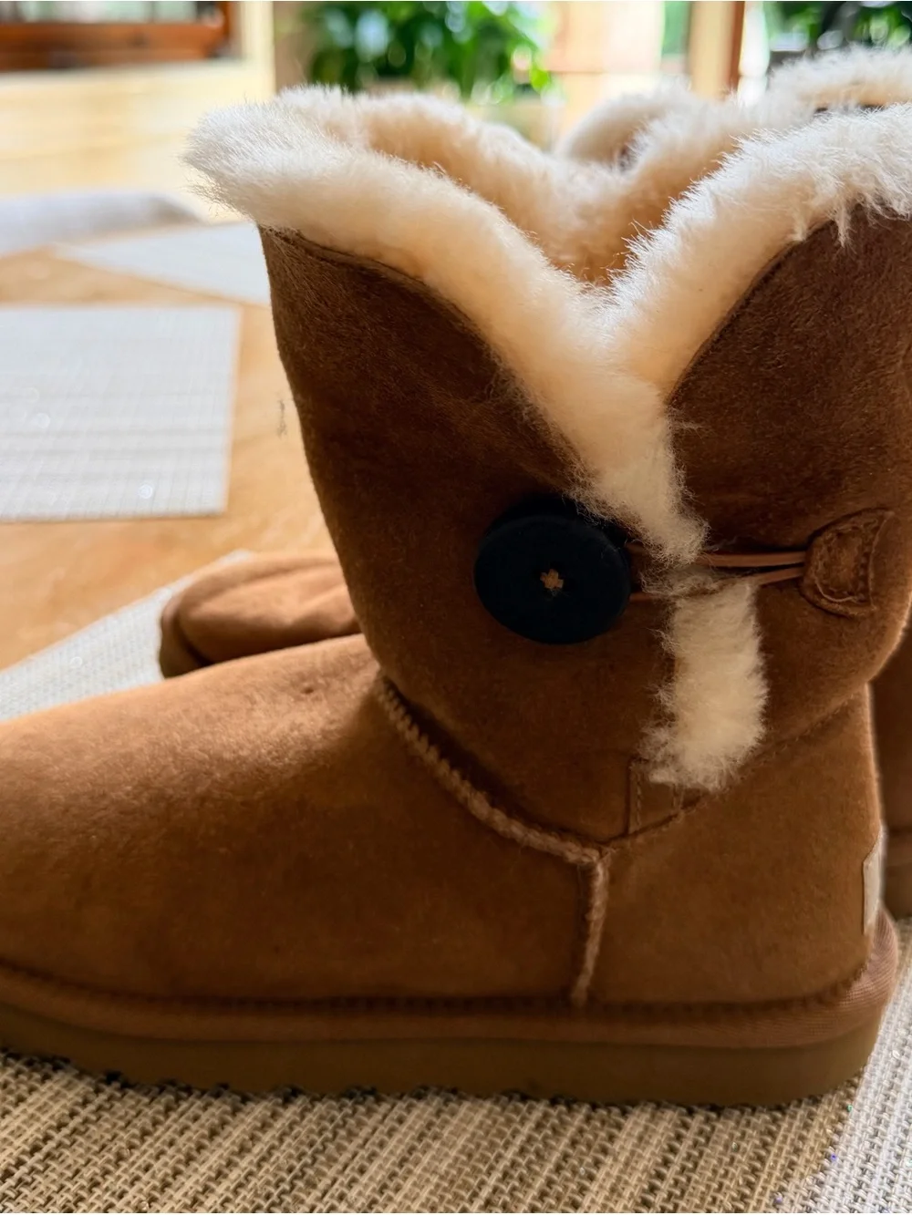 UGG classic short