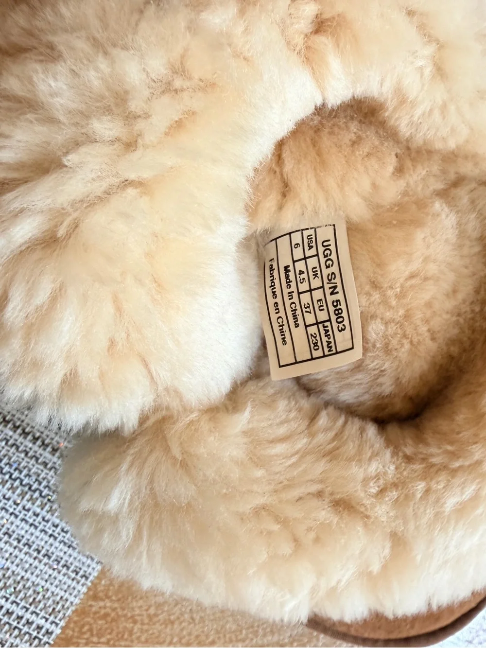 UGG classic short