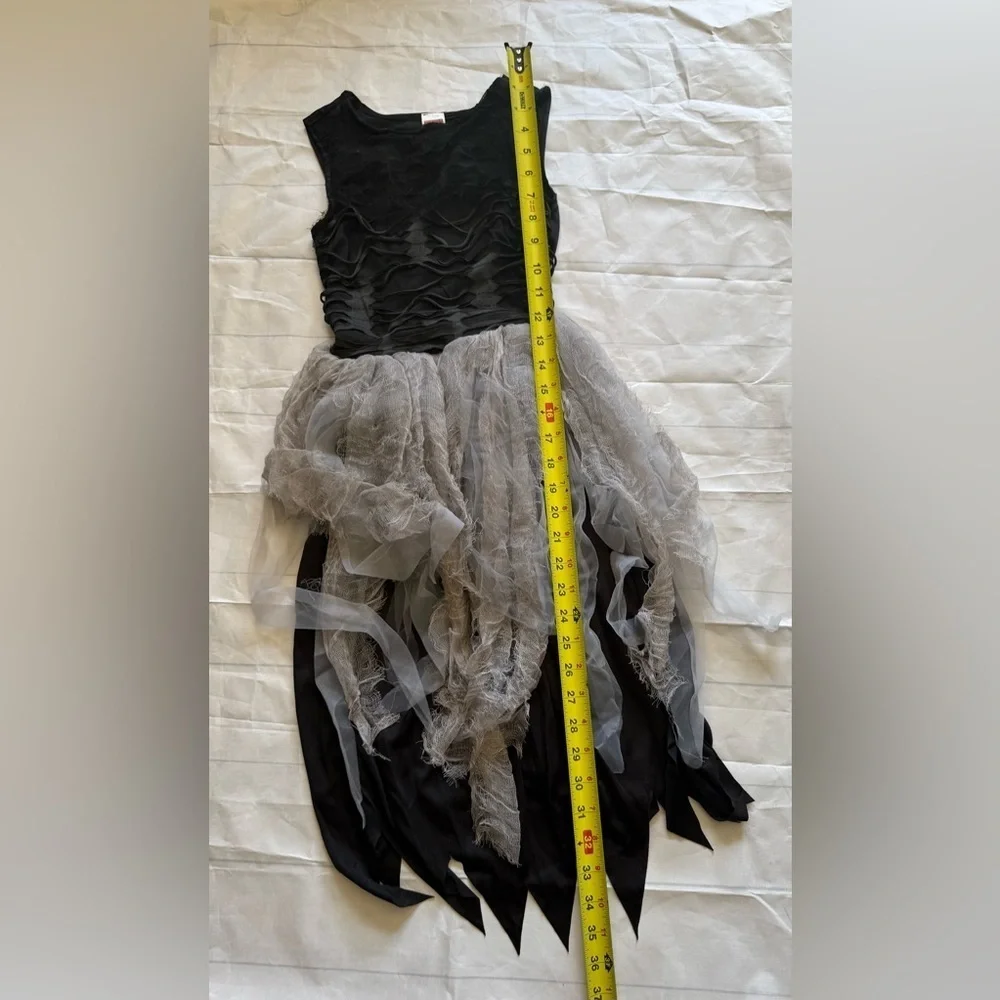 Girl Reaper Halloween Costume Size M Girls NO CHAINS