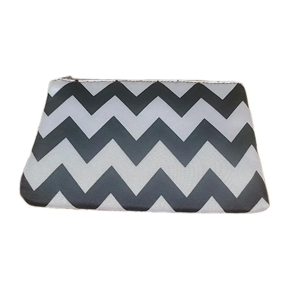 NWT 4‑Piece Makeup Travel Bag Set Pink & Black Chevron Cosmetic Organizer
