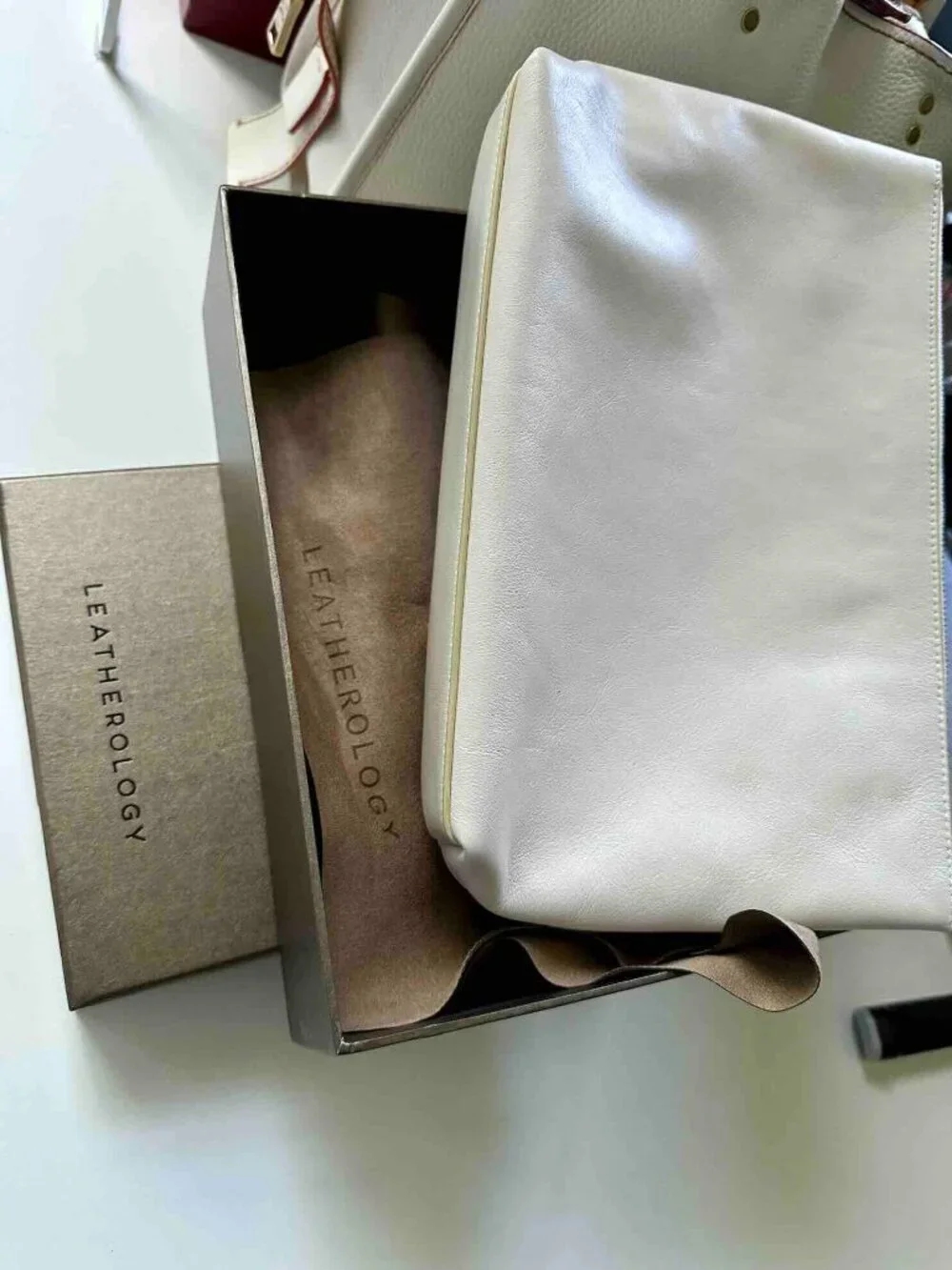 NWT Leatherology Full Grain Italian Leather Large Accessory Pouch Ivory Smooth