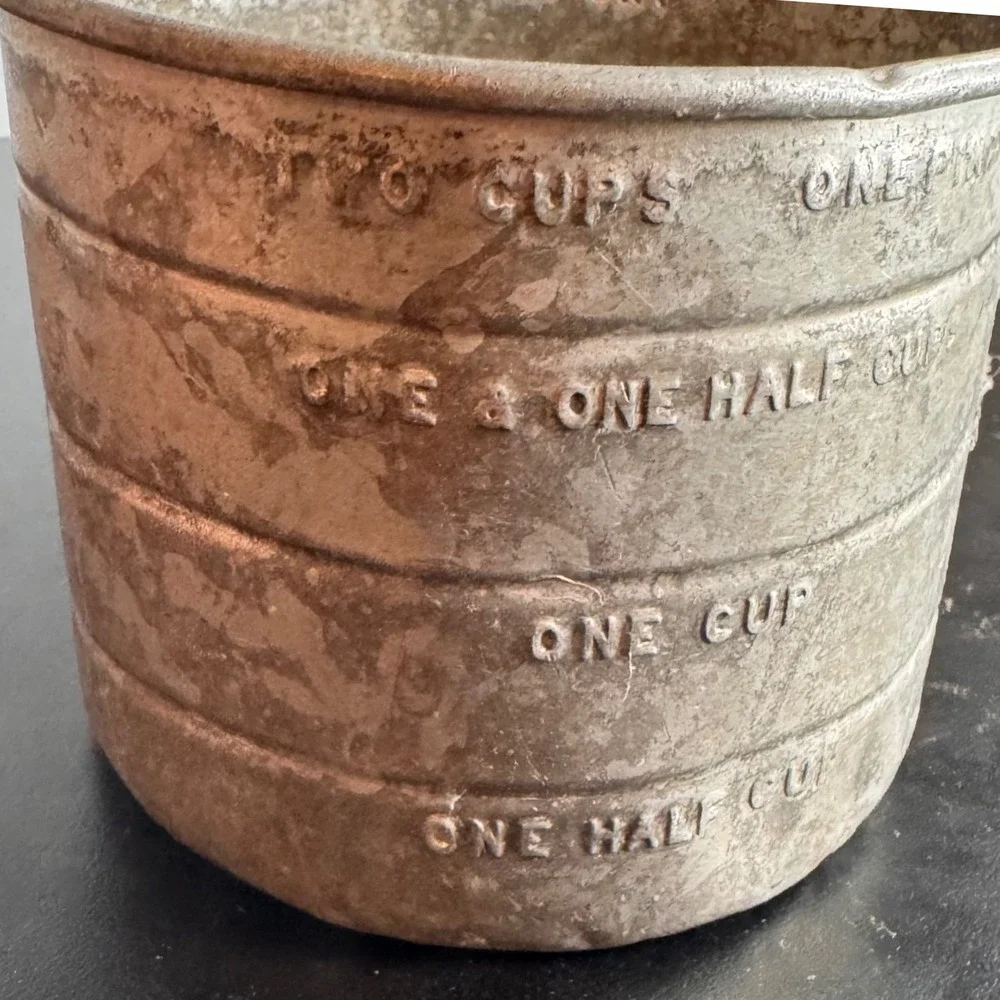 VTG USA Aluminum Measuring Cup Embossed Graduations‎ Two Cup Capacity Farmhouse