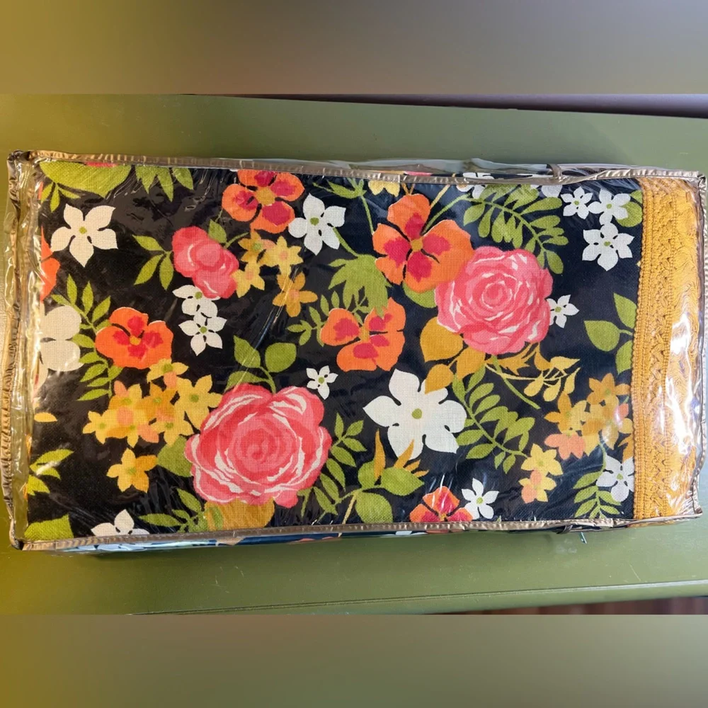 Vintage Deadstock Floral 70s Bedspread w/ Fringe by Cannon Royal Family