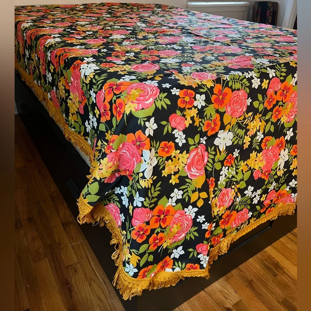 Vintage Deadstock Floral 70s Bedspread w/ Fringe by Cannon Royal Family