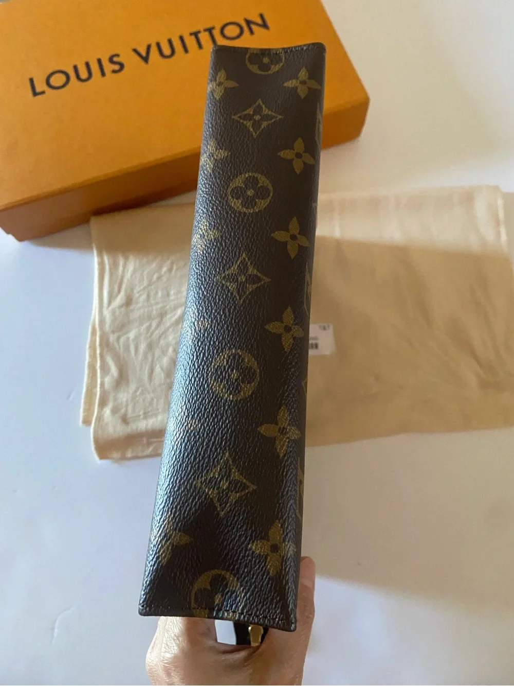 Louis Vuitton toiletry 26