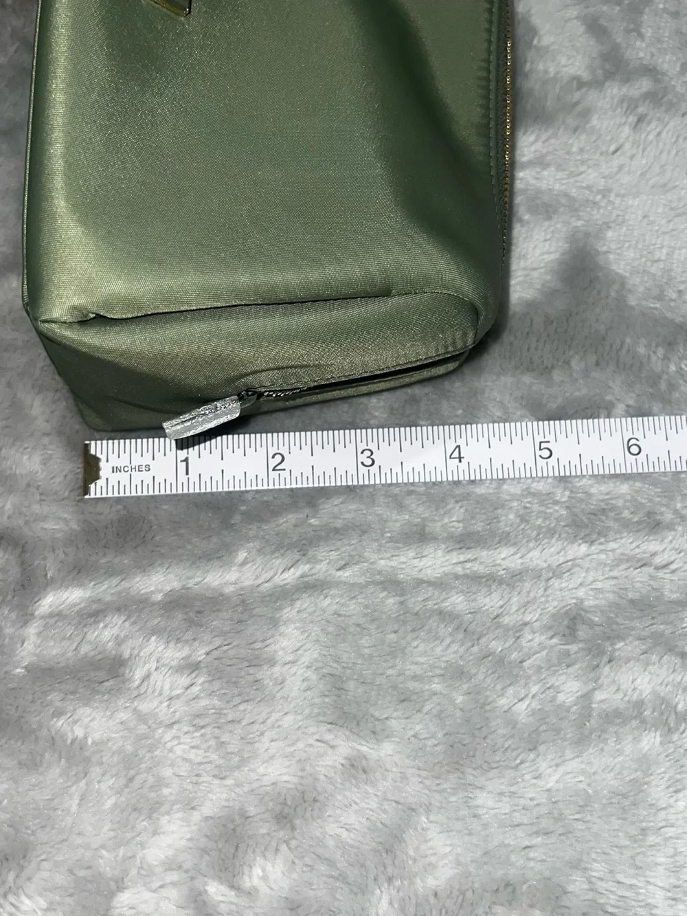 NWT Kate Spade Carter Nylon Cosmetic Pouch in Cedar Stand Green
