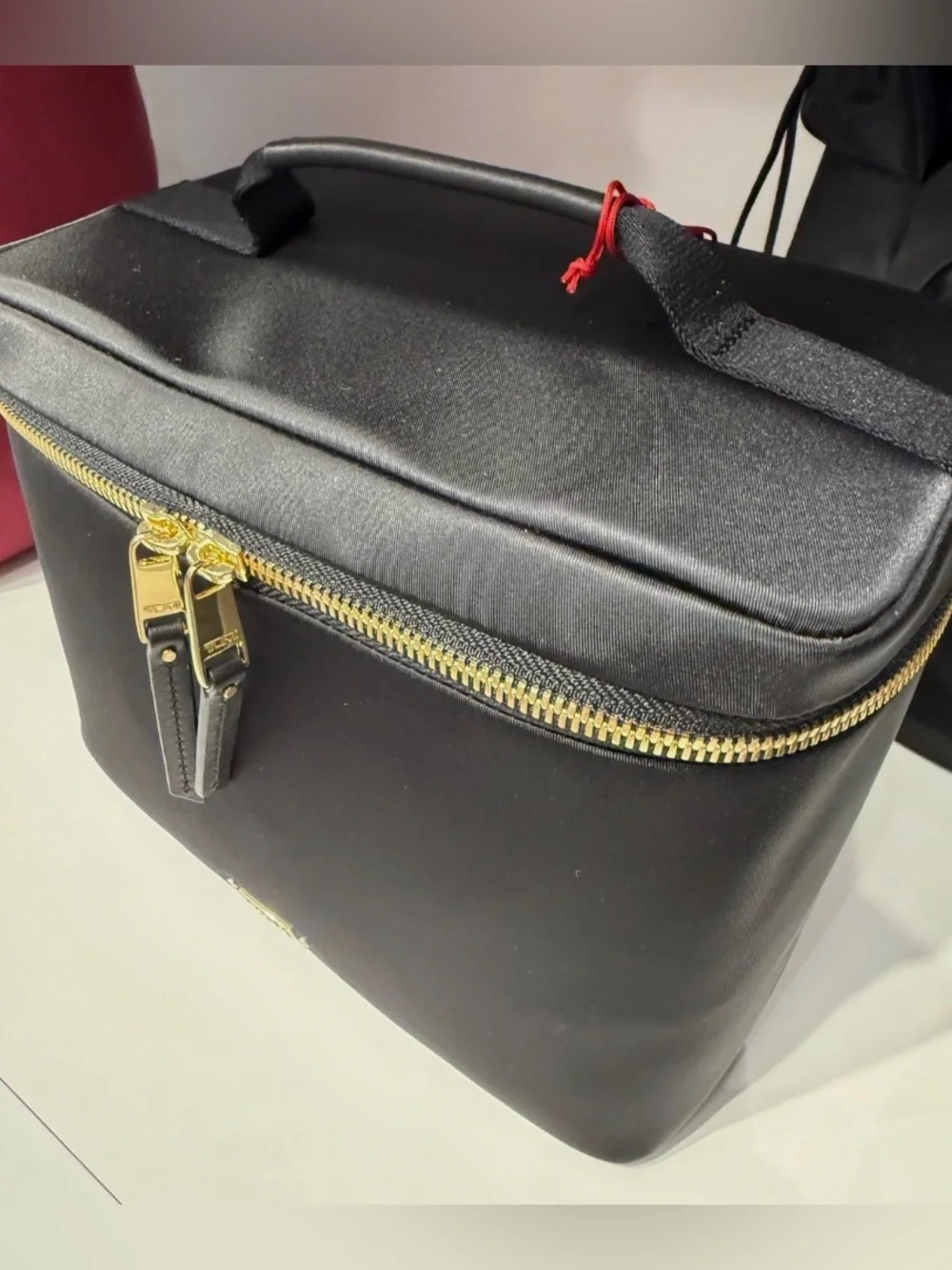 NEW Tumi Voyageur LARGE 7.0” x 9.0” Nylon Train Case Cosmetic Bag BLACK w/ GOLD