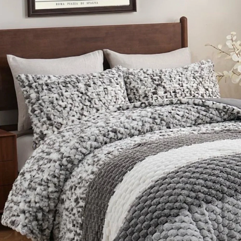 Cozy Beige and White Textured Comforter Set