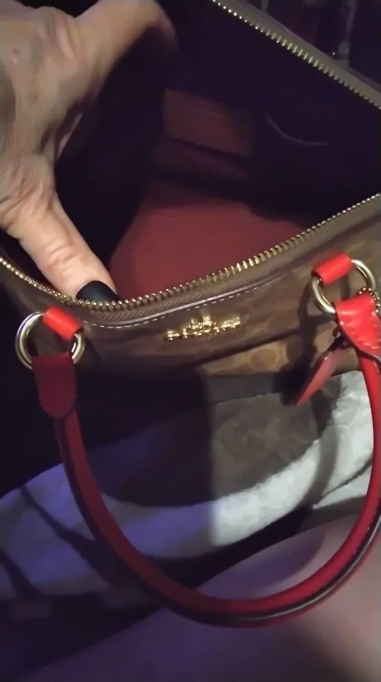 Coach beautiful signature