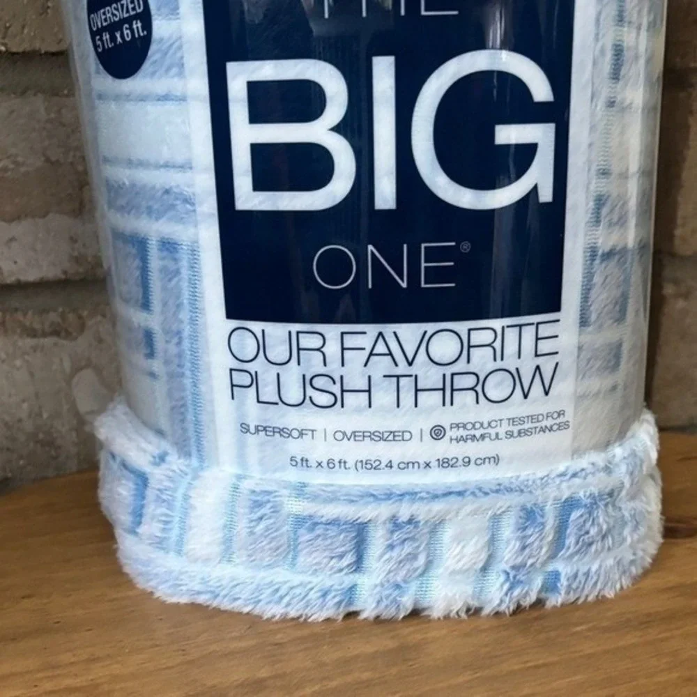 The Big One Oversized Plush Throw Blue Vintage Weave Fall 5ft by 6ft NEW