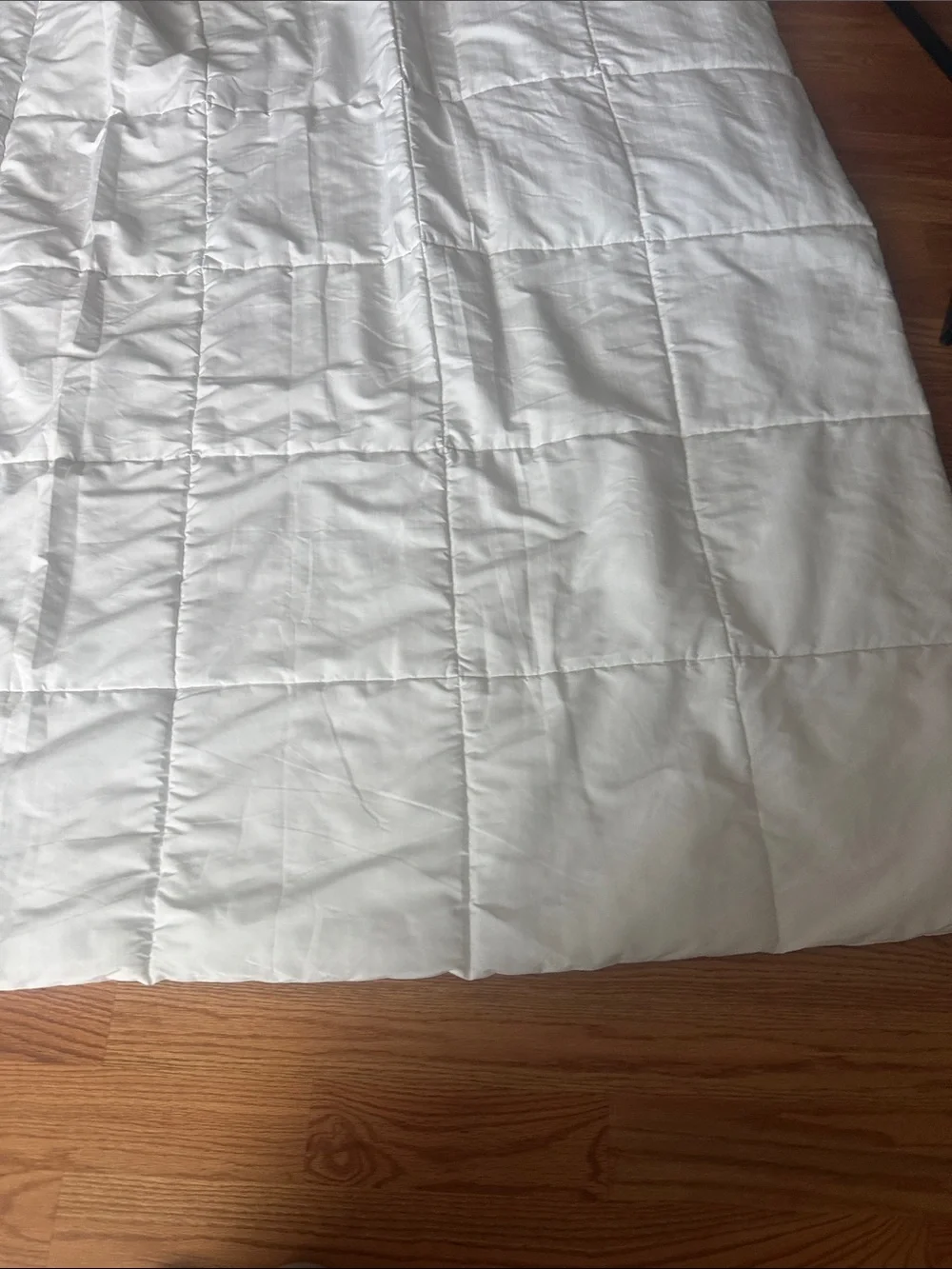Crisp White Quilted Comforter - Lightweight All-Season Bedding