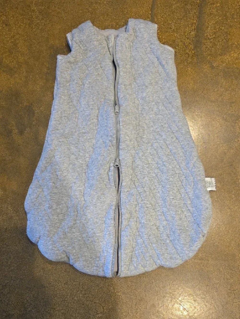 OOFOS Light Gray Quilted Sleeveless Sleep Sack - Front Zip