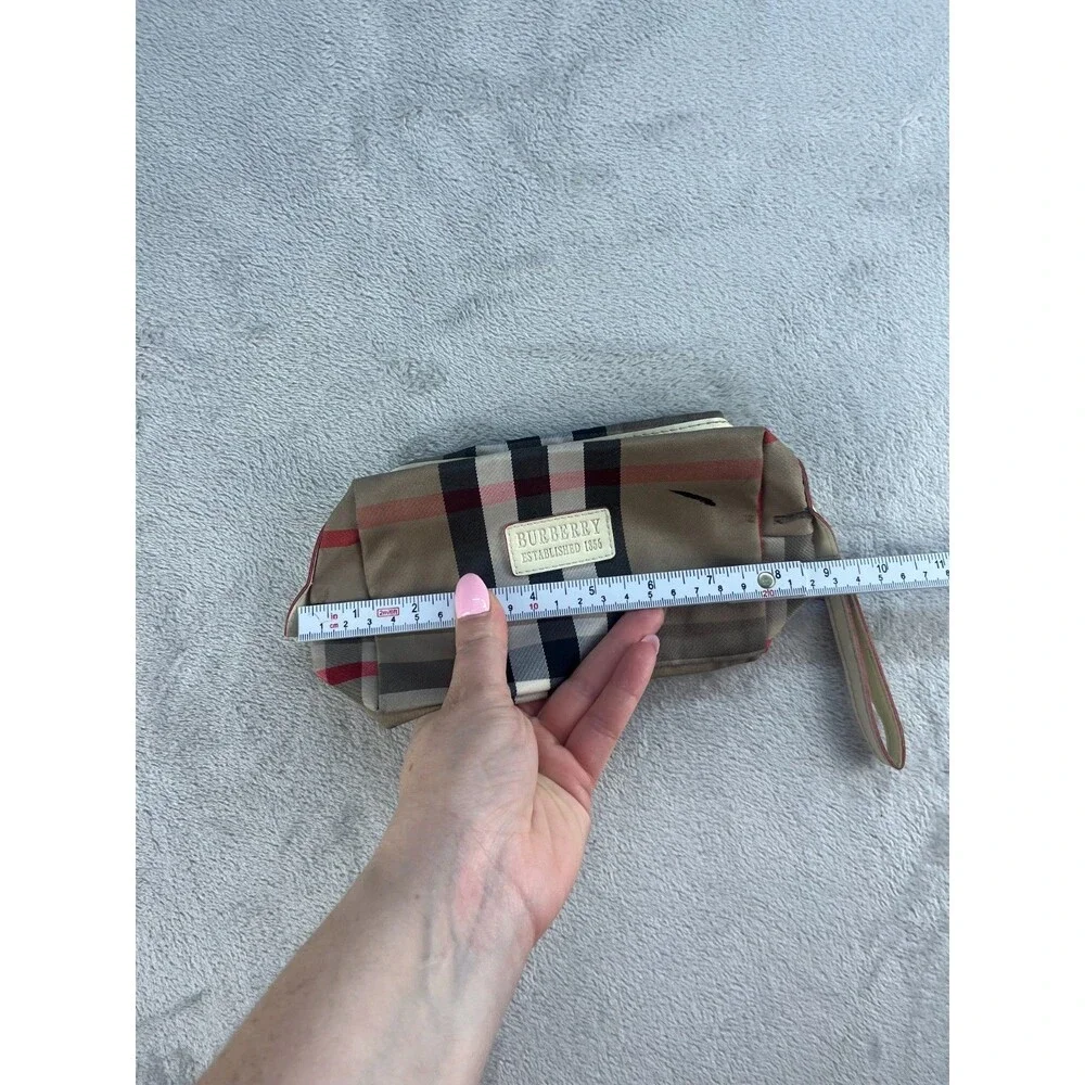 Burberry pre owned