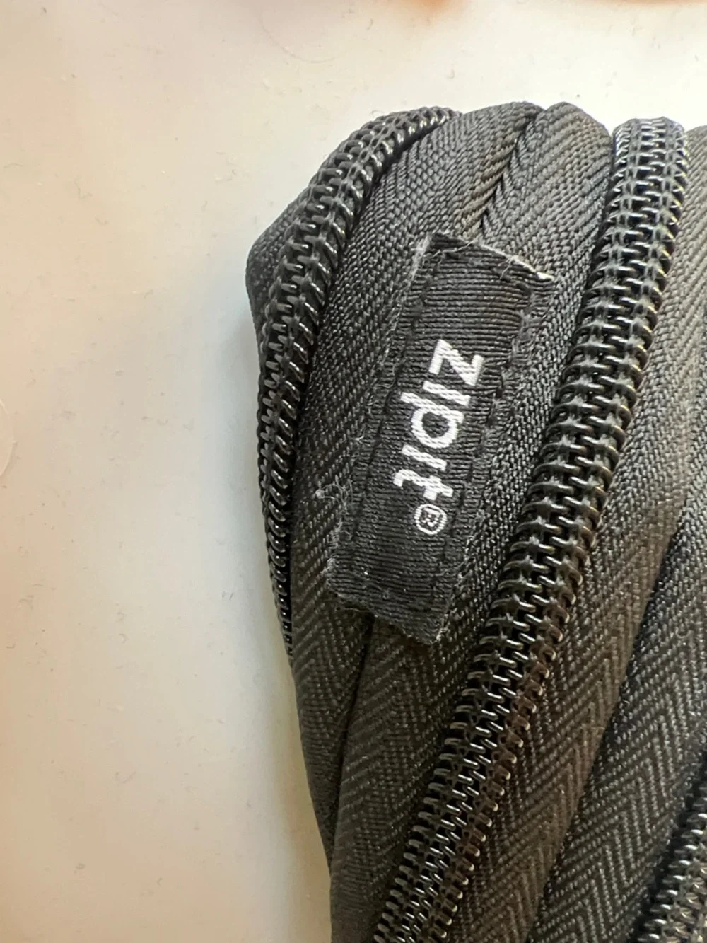 Zipit black cosmetic