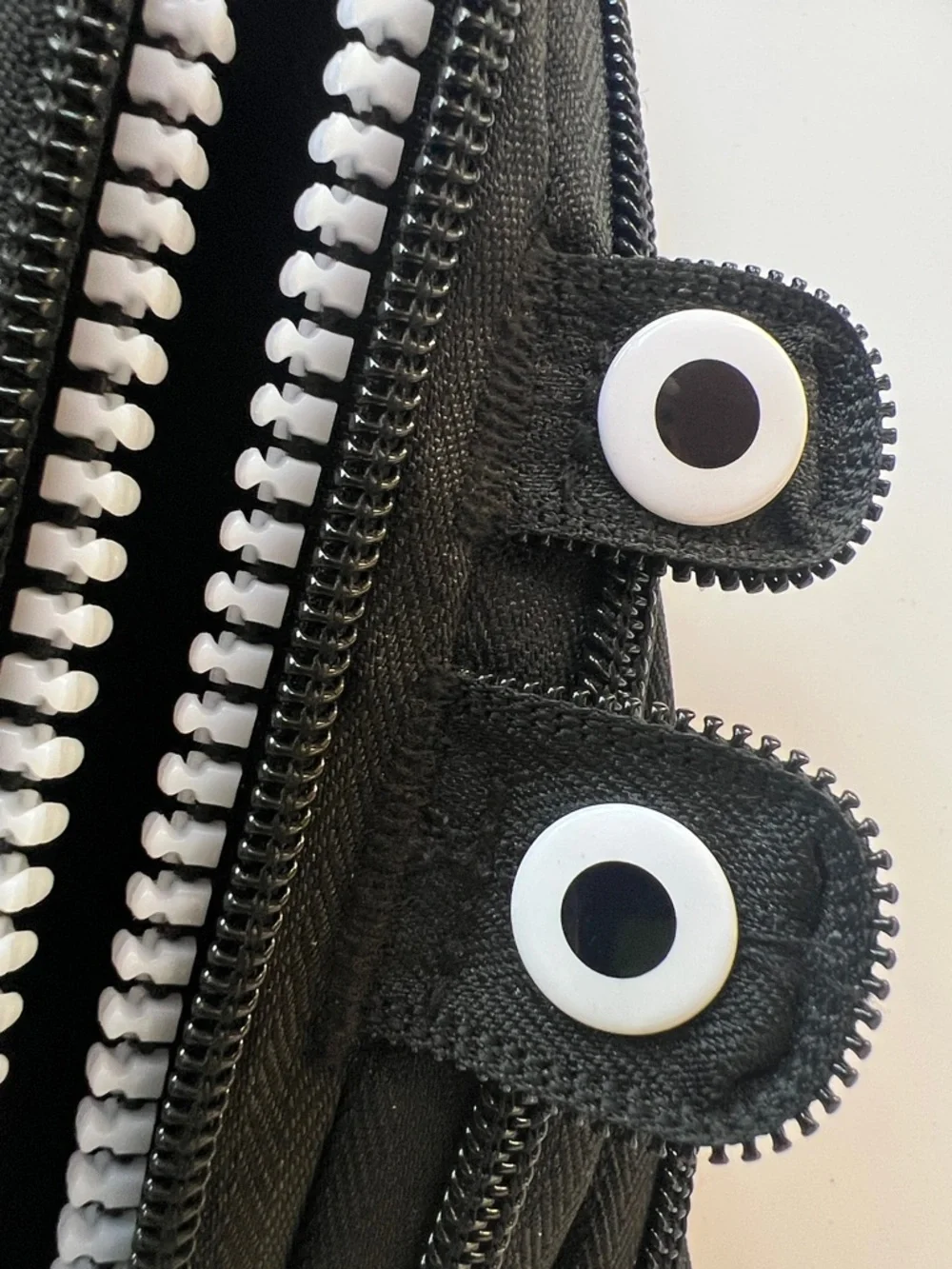 Zipit black cosmetic