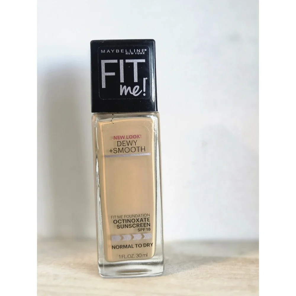 Maybelline Fit Me Dewy & Smooth ~  Shade 210 Sandy Beige