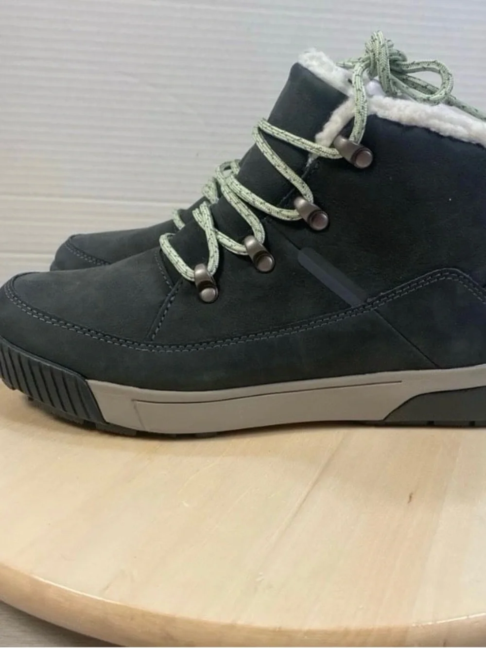 The North Face Sierra Mid Lace Waterproof Boots Winter Snow Boots Size 7 New!
