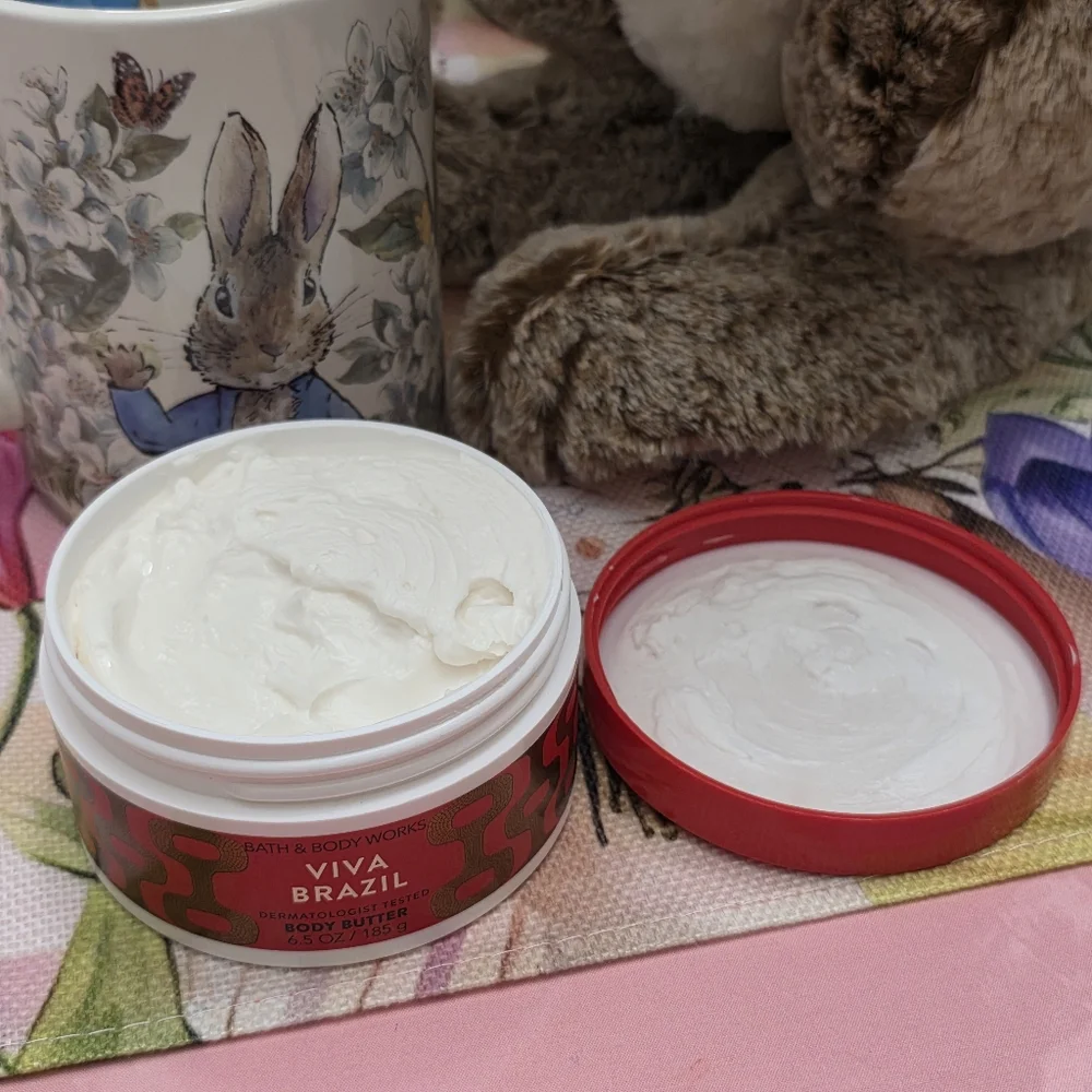 Bath & Body Works red featuring viva
