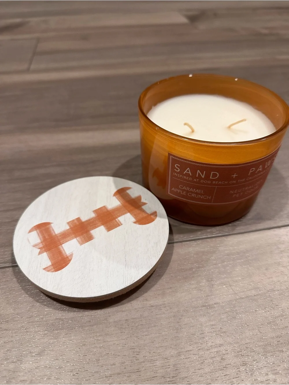Caramel Apple 🍎 Crunch Scented Candle - Amber sand + paws 🐾