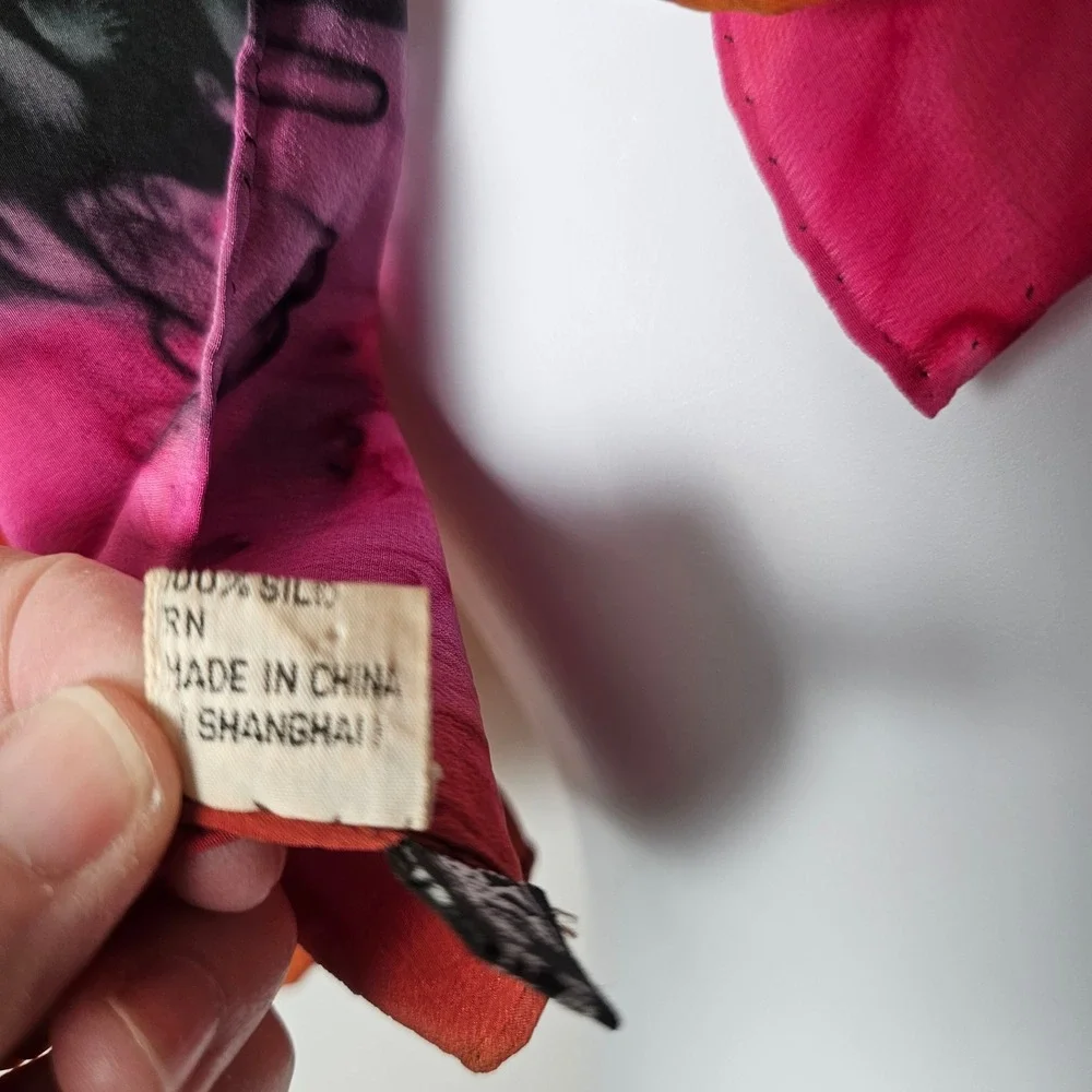 N/A retro pink statement