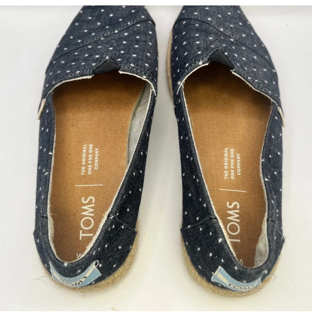 Toms pair black